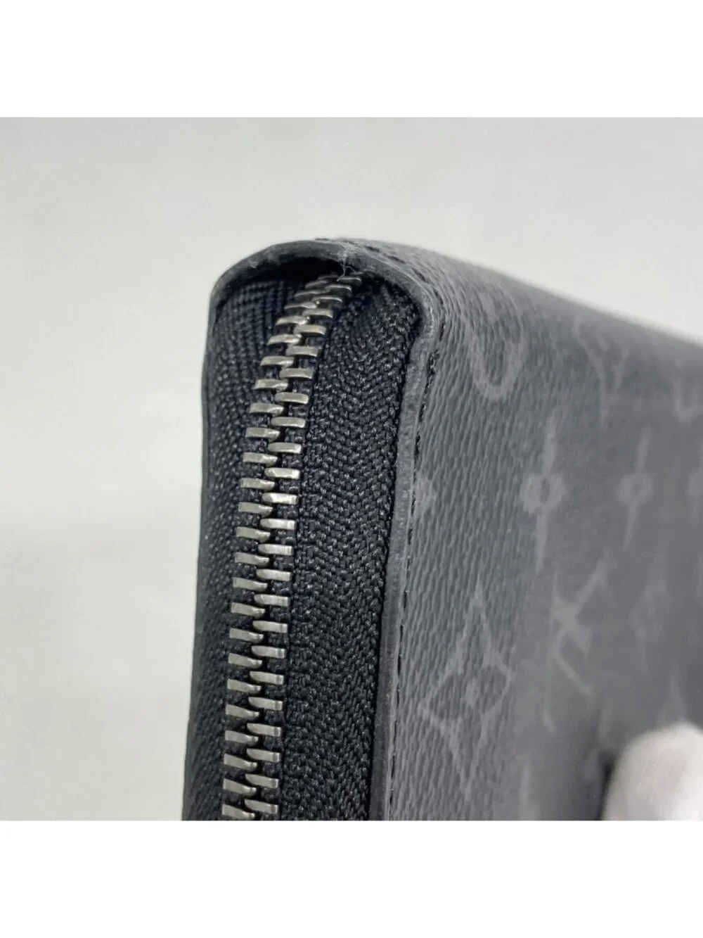 Louis Vuitton Wallet Monogram Eclipse Zippy Vertical Black